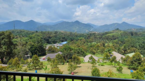 Villa with Titiwangsa Hill View